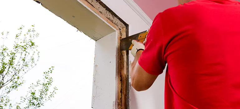 Residential Accordion Door Repair in Richmond West, FL
